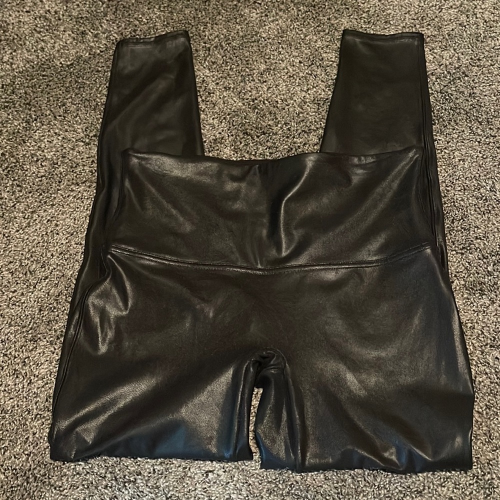 Spanx Faux Leather Leggings 🖤
